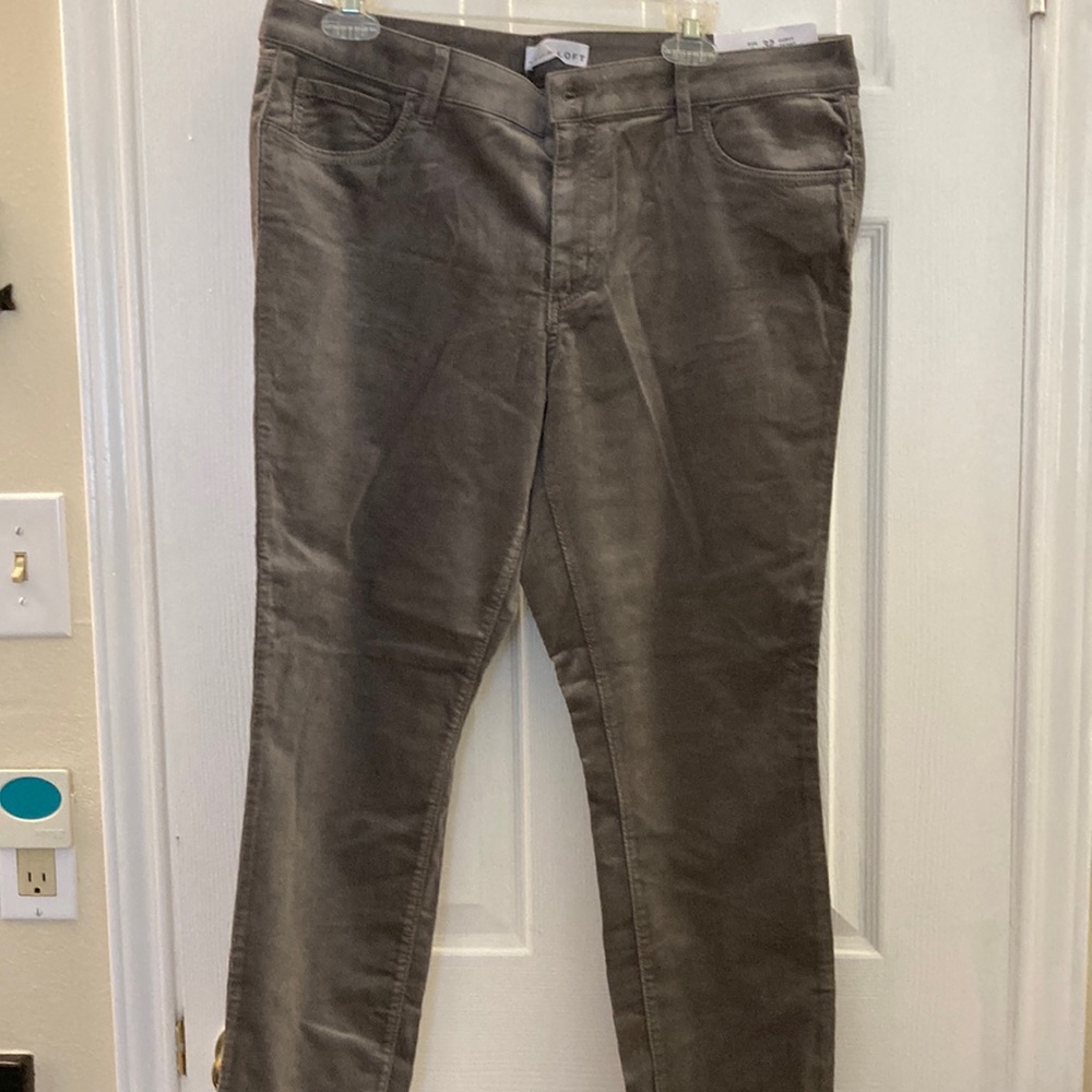 Loft size 14 grey cords. NWT. Curvy skinny style.